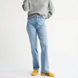 Abercrombie and Fitch 90s straight ultra high rise. 27/4s